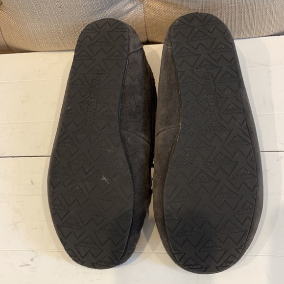 minnetonka® Cally Women's Slippers Dark Gray - Picture 6 of 9